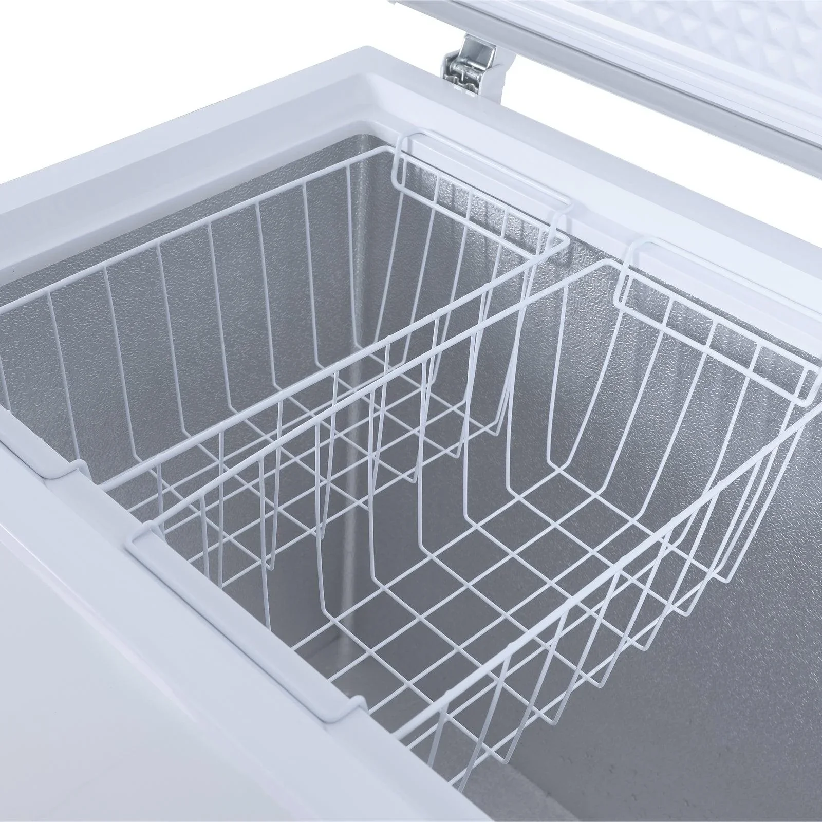 Avanti CF10F0W 10 Cu. Ft. White Chest Freezer - Image 4